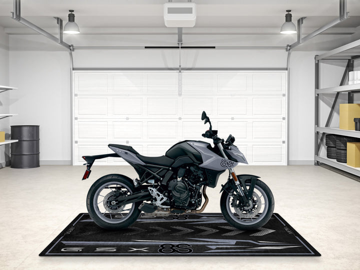 Suzuki GSX-8S motorcycle rug. Gift-ready mat with showroom quality, ideal for garage floor or bike zone style upgrades.