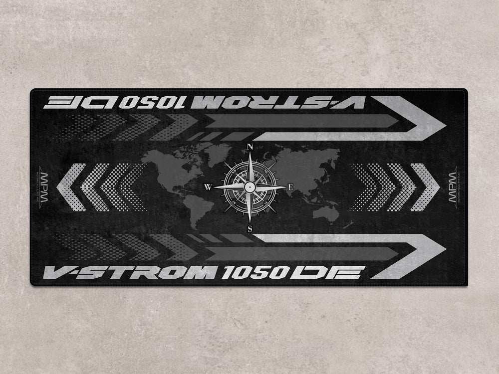 Garage mat for V-Strom 1050DE Glass Sparkle Black. Ideal pit mat for dual-sport showroom and bike zone.
