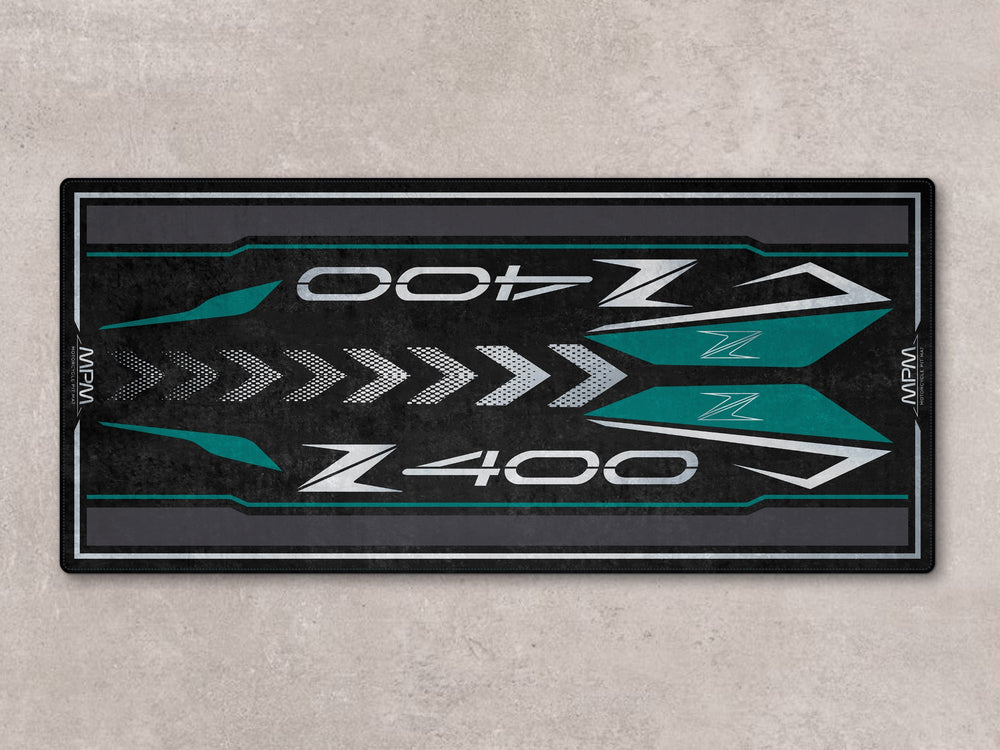 Z400 parking mat with chevron details. Ideal carpet for superbike garage or motorcycle gear zone.