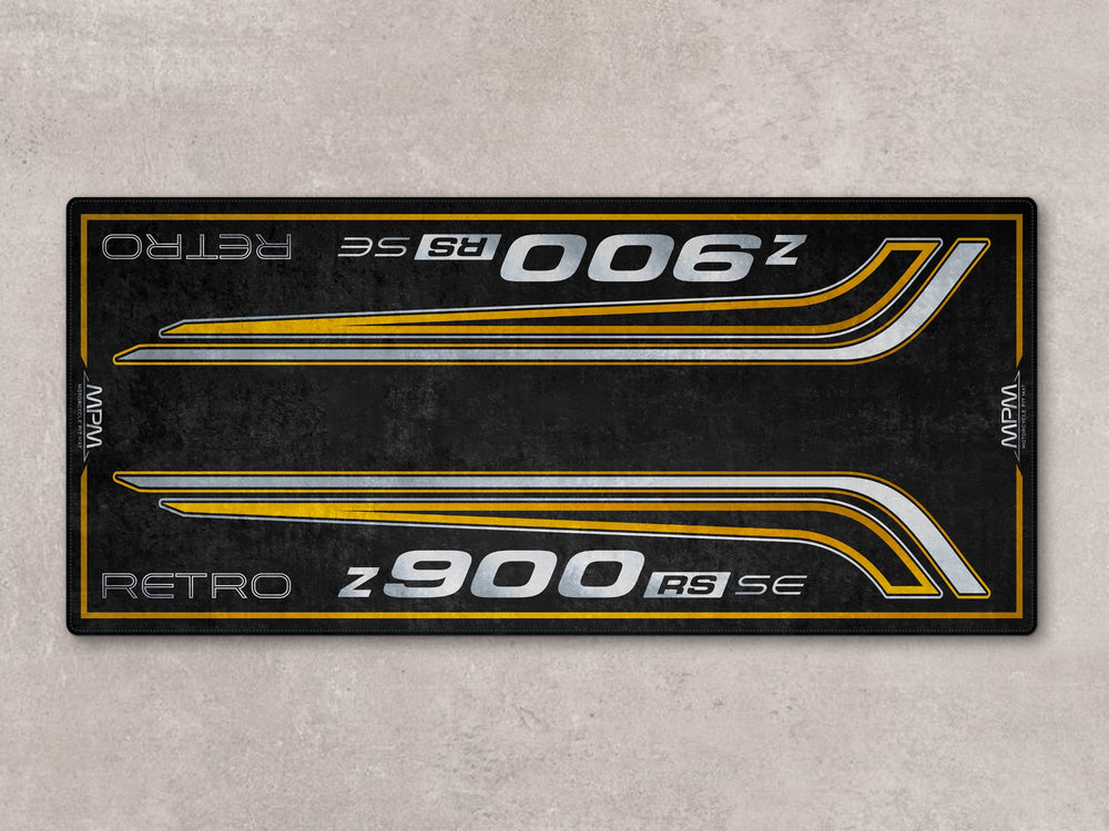 Z900RS SE parking mat with vintage look. Great floor cover and carpet for garage and racetrack display zones.