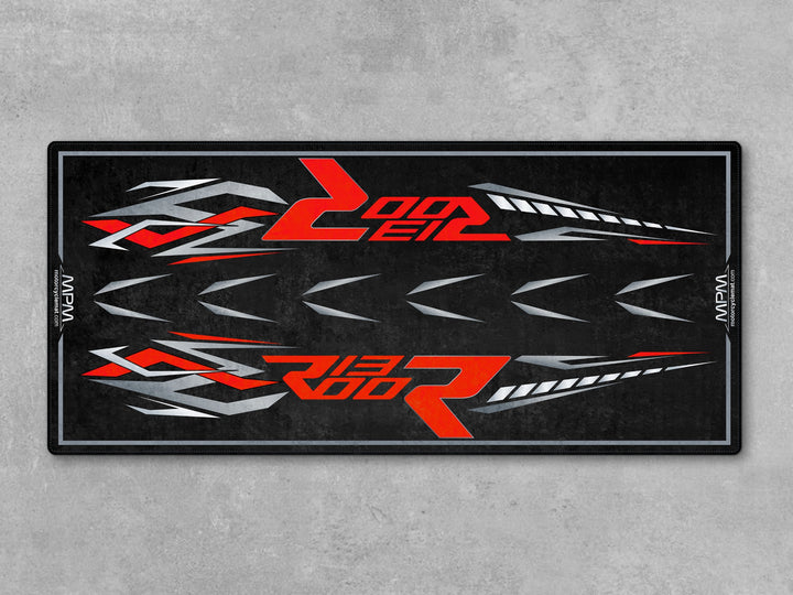 R1300 R in Kilauea Red – perfect pit mat and rug for bike zone, motorcycle display, or dual sport setup. Durable and elegant.
